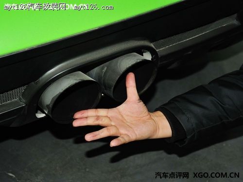 个性到痴狂！宝马X6哈曼改装版劲暴实拍