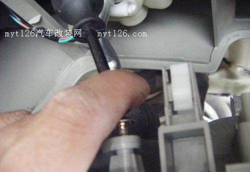 打造宁静座驾 帝豪EC7全车隔音作业t139.com 