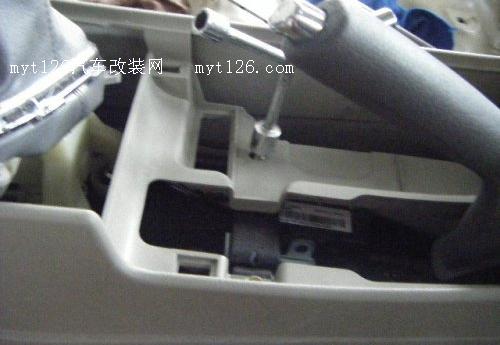 打造宁静座驾 帝豪EC7全车隔音作业t139.com 