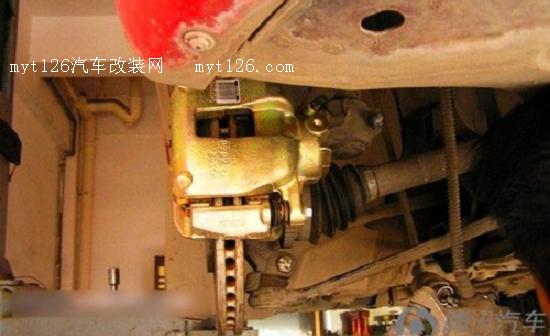 只为一个“炫”字 雪铁龙C2 改283mm前盘及降低车身作业图4  