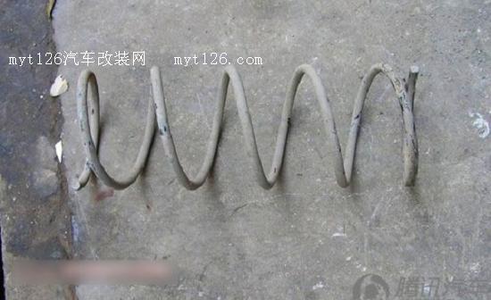 只为一个“炫”字 雪铁龙C2 改283mm前盘及降低车身作业图12  