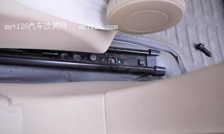 方便实用不占空间 速腾加装座椅抽屉
