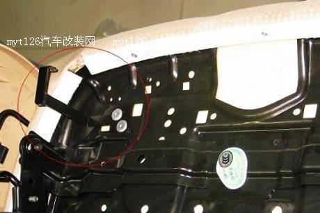 方便实用不占空间 速腾加装座椅抽屉