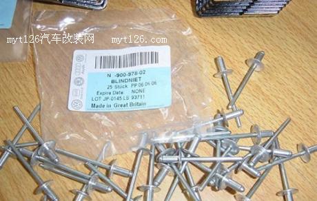 方便实用不占空间 速腾加装座椅抽屉