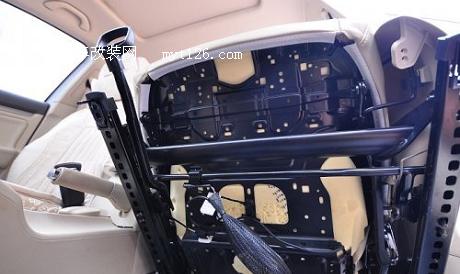 方便实用不占空间 速腾加装座椅抽屉