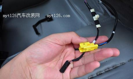方便实用不占空间 速腾加装座椅抽屉