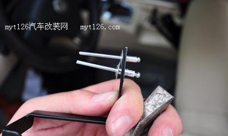 方便实用不占空间 速腾加装座椅抽屉
