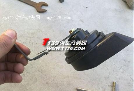 风云2安装蜗牛喇叭 完美甩掉盆式喇叭