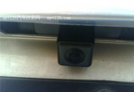马自达5加装导航一体机及吸顶显示器