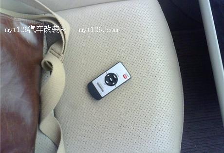 马自达5加装导航一体机及吸顶显示器