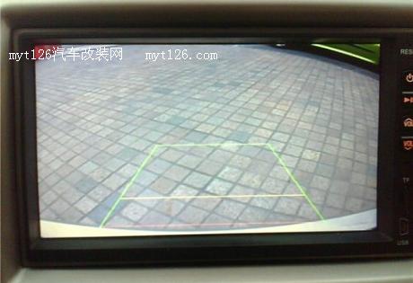 马自达5加装导航一体机及吸顶显示器