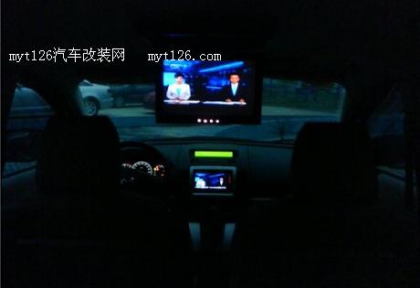马自达5加装导航一体机及吸顶显示器