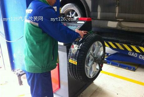 福克斯更换17寸大脚及卡钳喷漆图4 