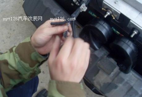 飞度加装电装蜗牛喇叭及双光透镜氙气大灯 