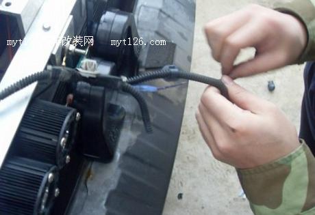 飞度加装电装蜗牛喇叭及双光透镜氙气大灯 