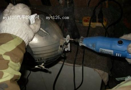 飞度加装电装蜗牛喇叭及双光透镜氙气大灯 