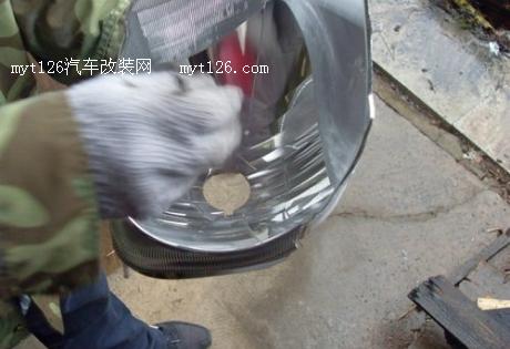飞度加装电装蜗牛喇叭及双光透镜氙气大灯 