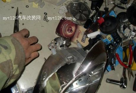 飞度加装电装蜗牛喇叭及双光透镜氙气大灯 
