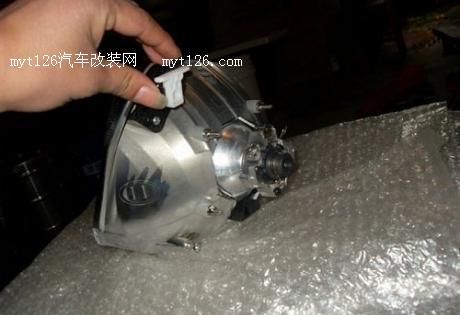 飞度加装电装蜗牛喇叭及双光透镜氙气大灯 