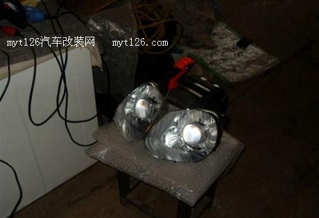 飞度加装电装蜗牛喇叭及双光透镜氙气大灯 
