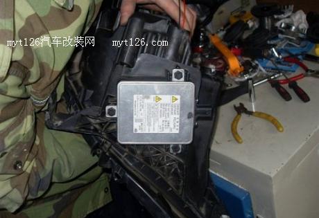 飞度加装电装蜗牛喇叭及双光透镜氙气大灯 