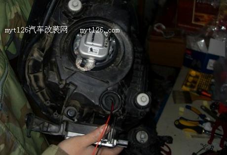 飞度加装电装蜗牛喇叭及双光透镜氙气大灯 