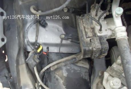 飞度加装电装蜗牛喇叭及双光透镜氙气大灯 
