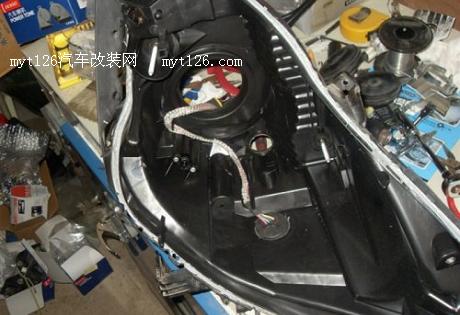 飞度加装电装蜗牛喇叭及双光透镜氙气大灯 