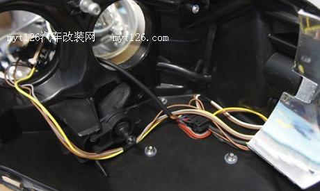 福克斯全车灯光升级 大灯、雾灯、行车灯及倒车灯 