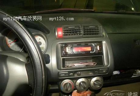 飞度改造主机与功放及隔音作业图10  