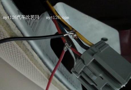 新佳乐成功安装电子防眩后视镜图4 