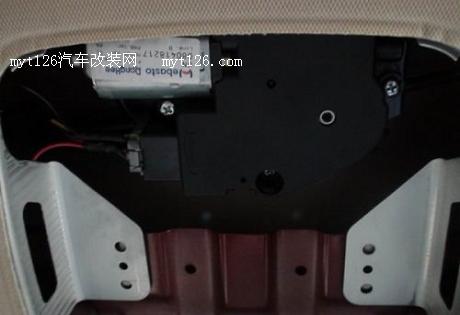 新佳乐成功安装电子防眩后视镜图5 