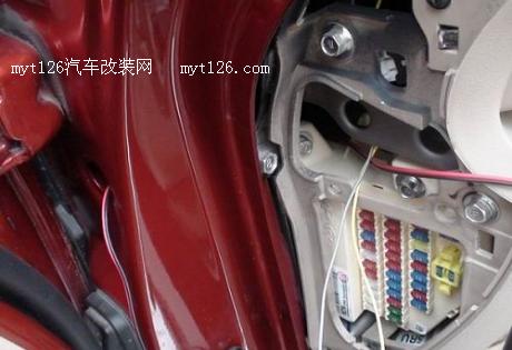 新佳乐成功安装电子防眩后视镜图8 