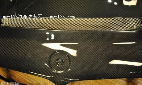 宝马X6改装碳纤维机盖及CGW排气 变身优雅贵族图2  