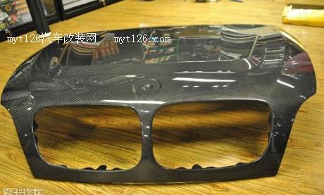 宝马X6改装碳纤维机盖及CGW排气 变身优雅贵族图4  