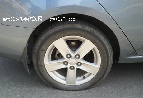 福瑞迪无损安装胎压监测 确保安全出行