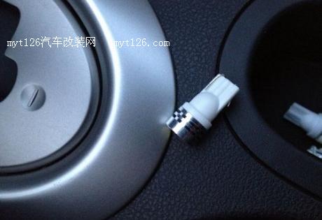 逍客改装G35透镜氙气大灯、升级MP5导航图12  