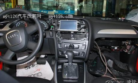 奥迪A4L加装倒车导航一体机图6  