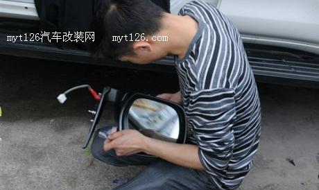 普拉多升级全景倒车影像 消除盲区 