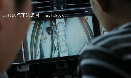 普拉多升级全景倒车影像 消除盲区 