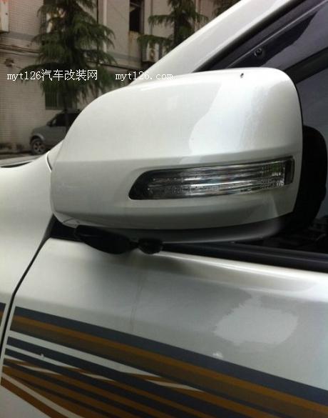 普拉多升级全景倒车影像 消除盲区 