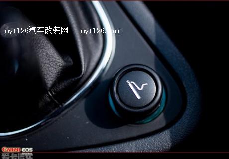 风神H30 CROSS白色天窗手动版提车报告 