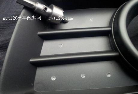 打造天语SX4动感日行灯 “U”形设计 