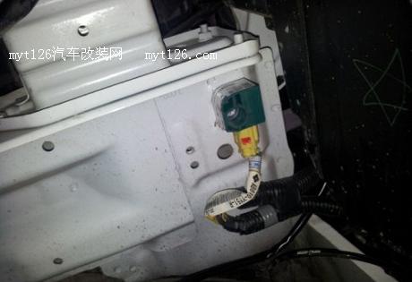 打造天语SX4动感日行灯 “U”形设计 