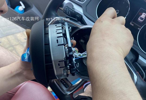 【凌渡】更换原装蜂窝气囊作业