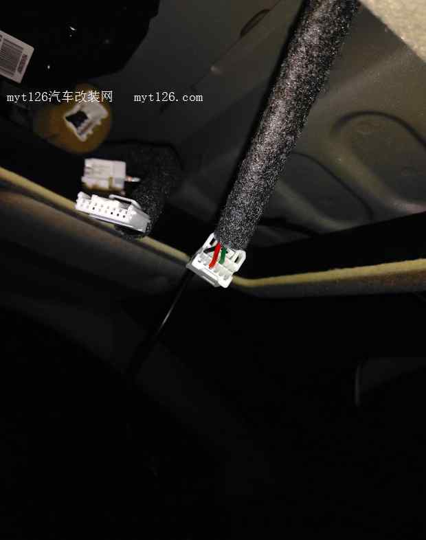 4豪途达加装行车记录仪