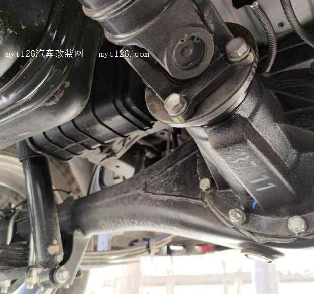 欧诺S换后桥尾牙