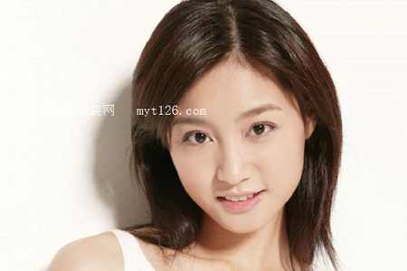 美丽得近乎完美的女人