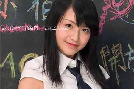 聪明娇俏的实习教师