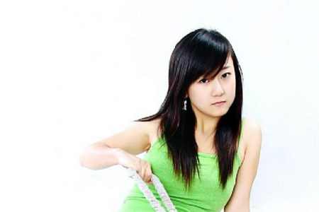 俏皮可爱的女中学生